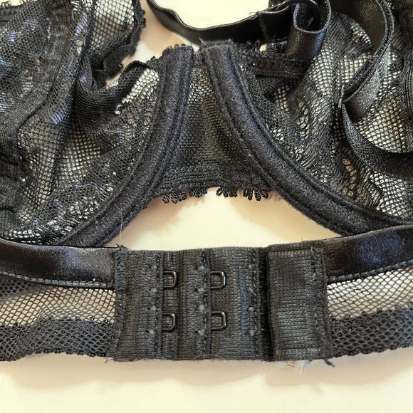 Beautiful Black & Blue Embroidered Bra 34C - Picture 5 of 7